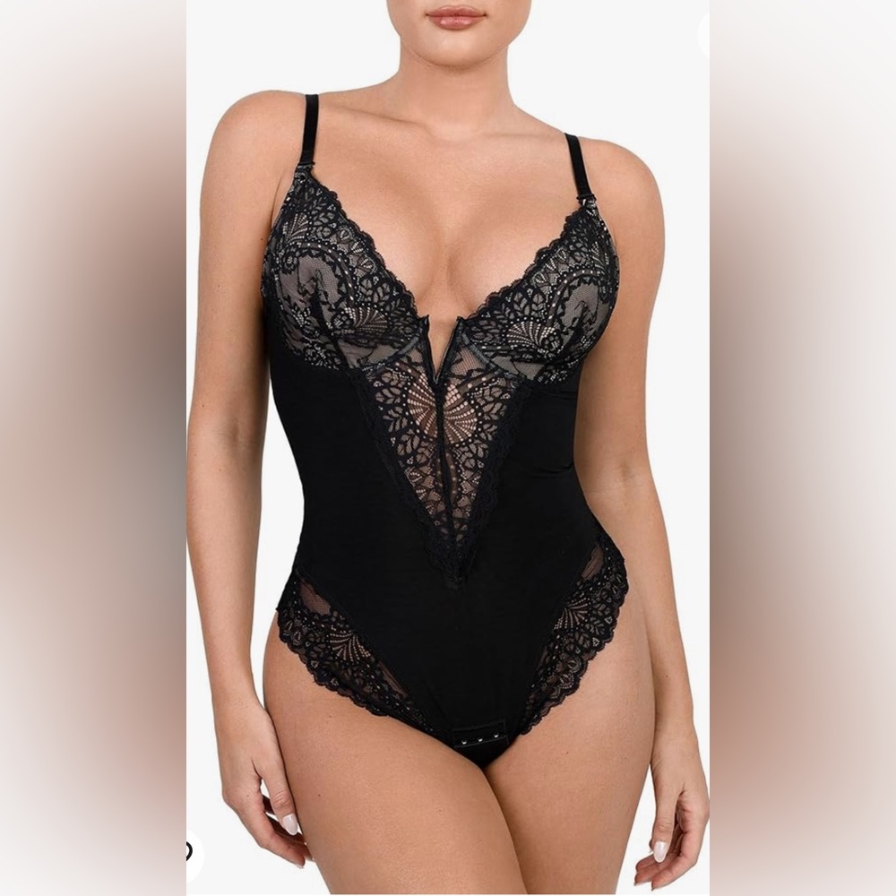 Popilush Lace Deep-V Neck Bodysuits  - Black (L)
